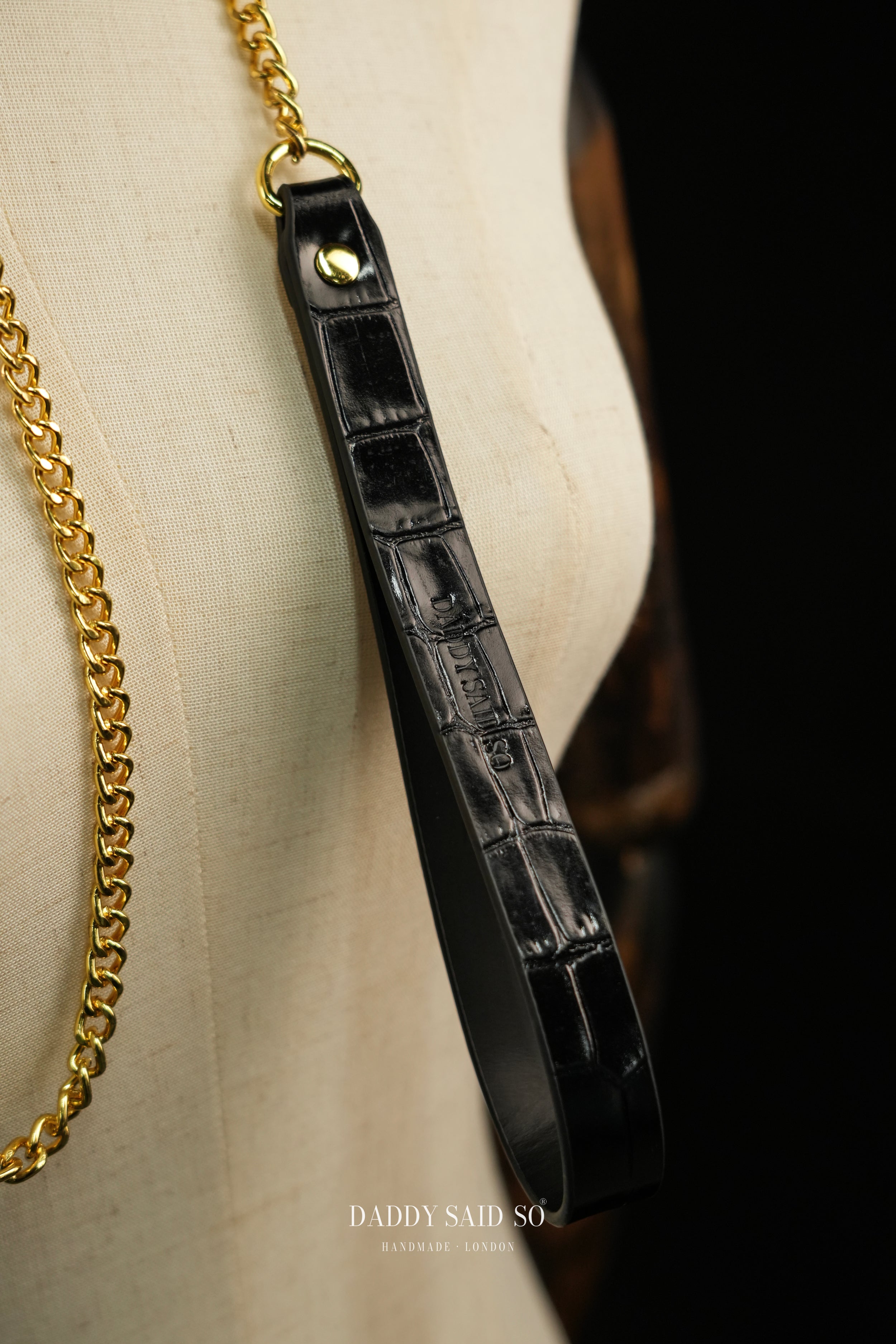 Nacre Croc Choker