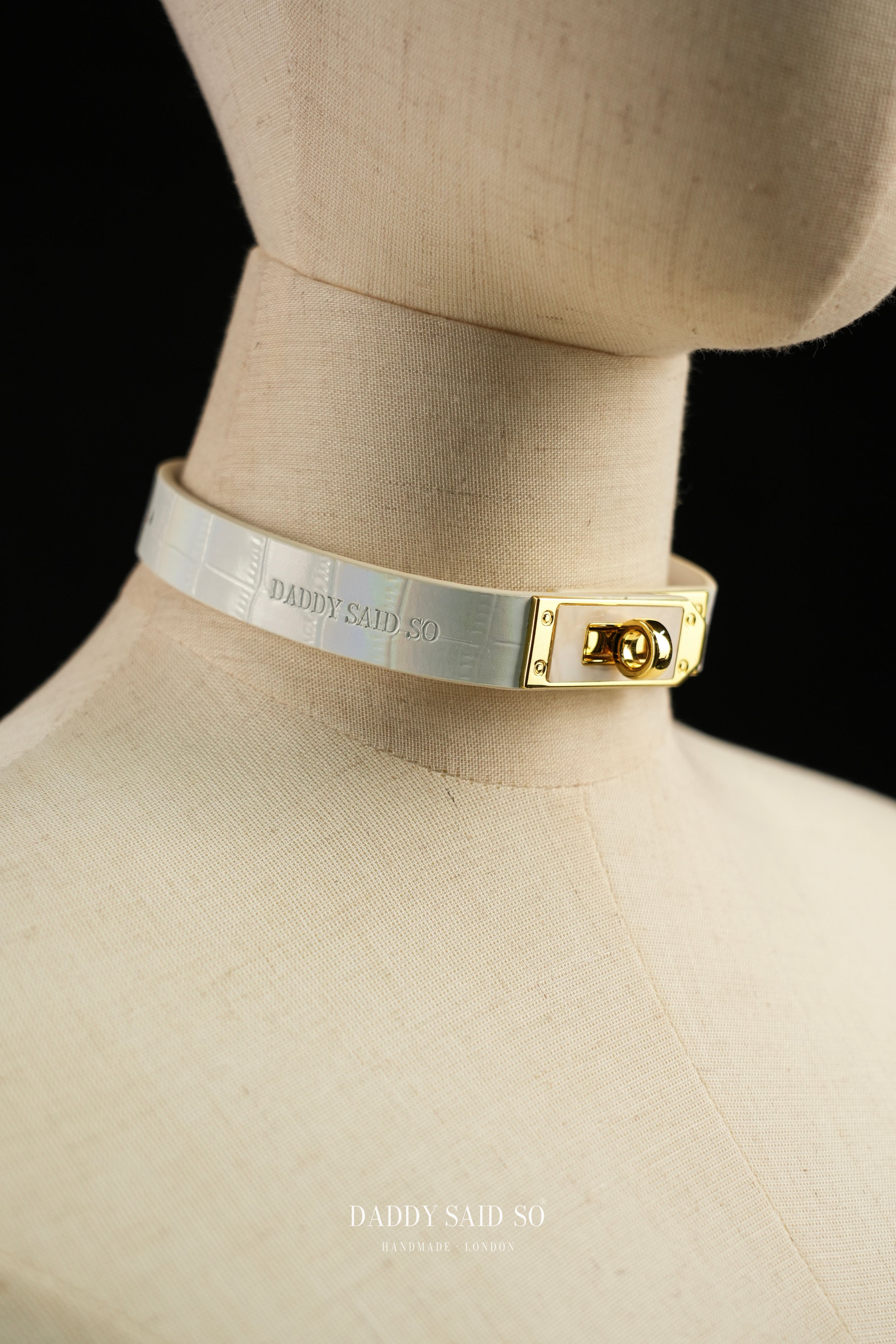 Nacre Croc Choker