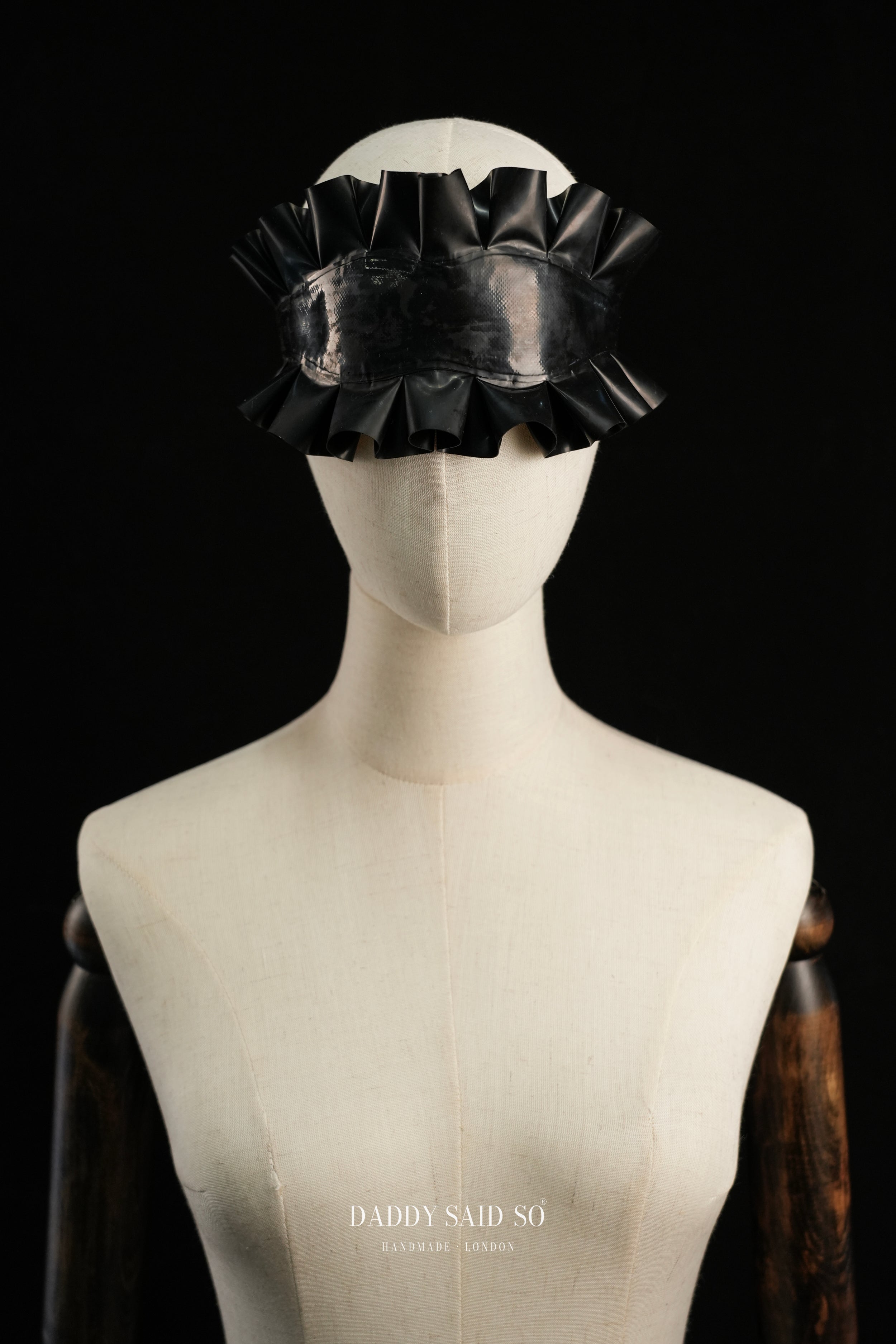 Rubber Ruffle Blindfold