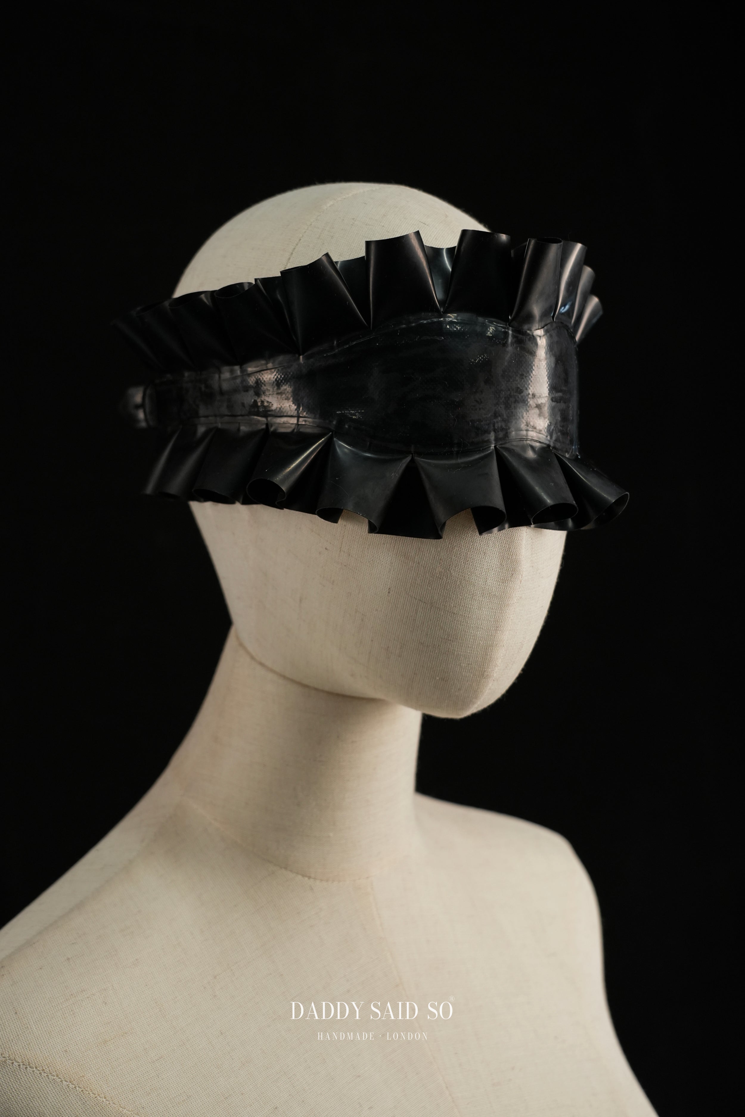 Rubber Ruffle Blindfold