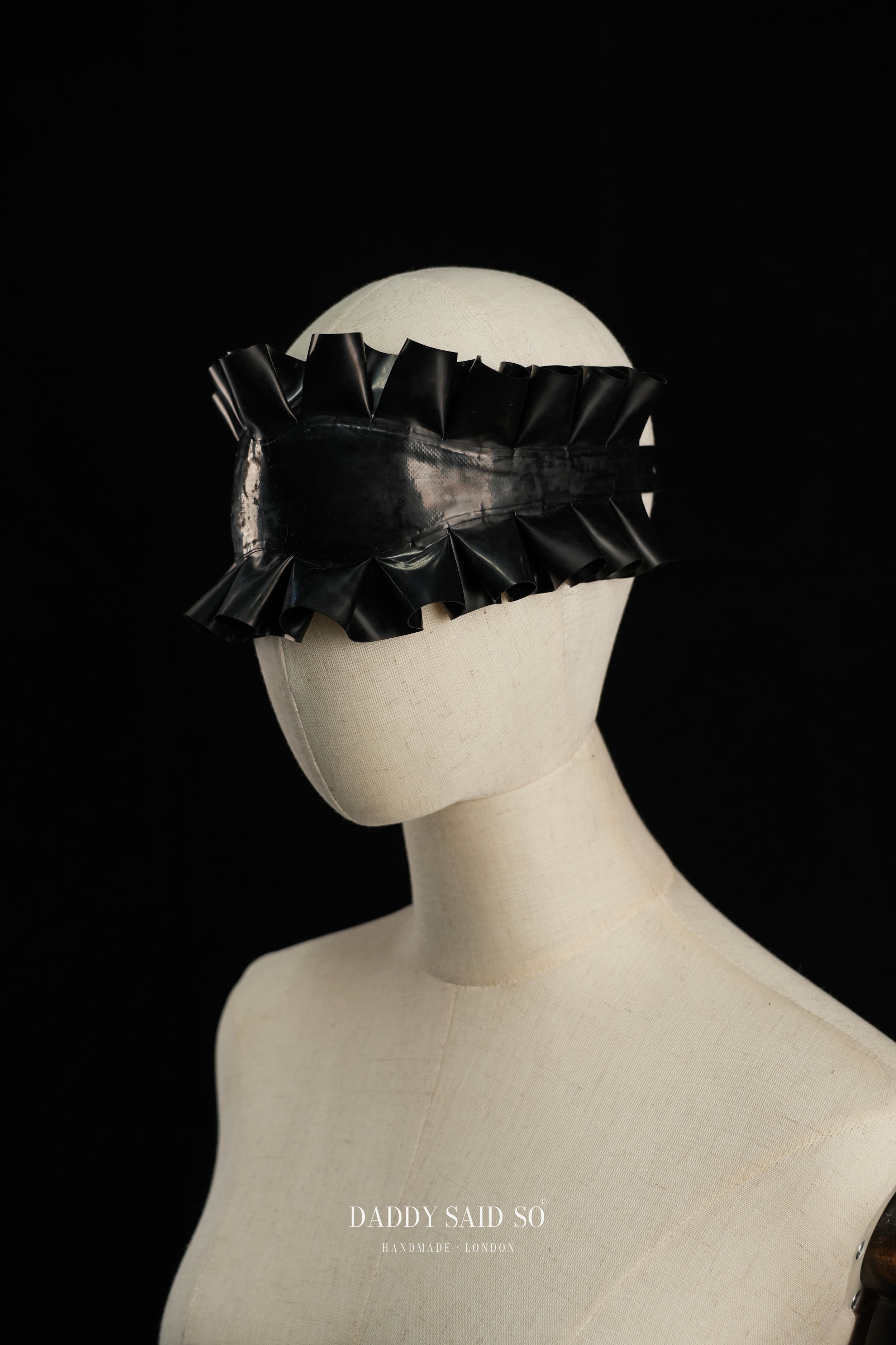 Rubber Ruffle Blindfold