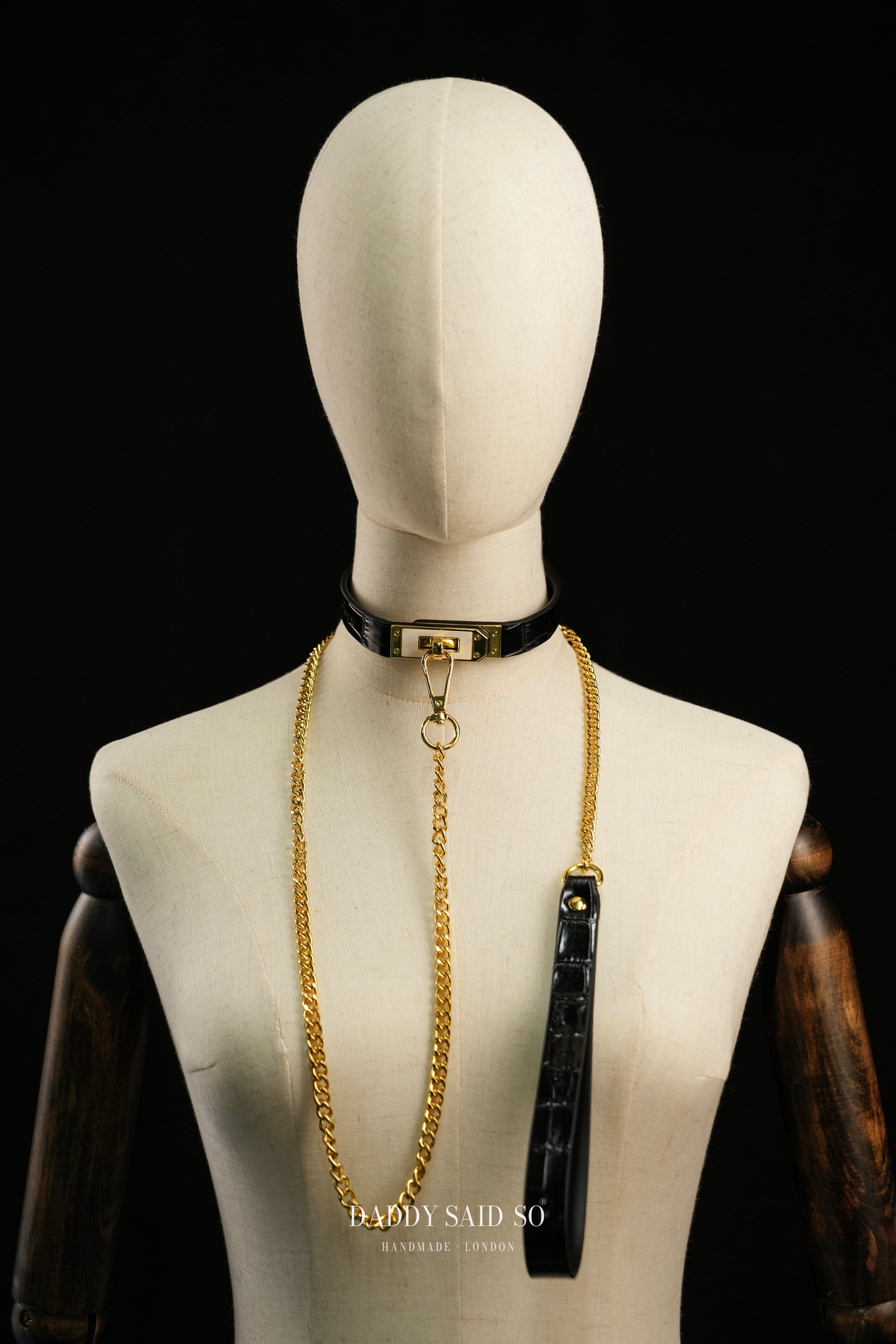 Nacre Croc Choker