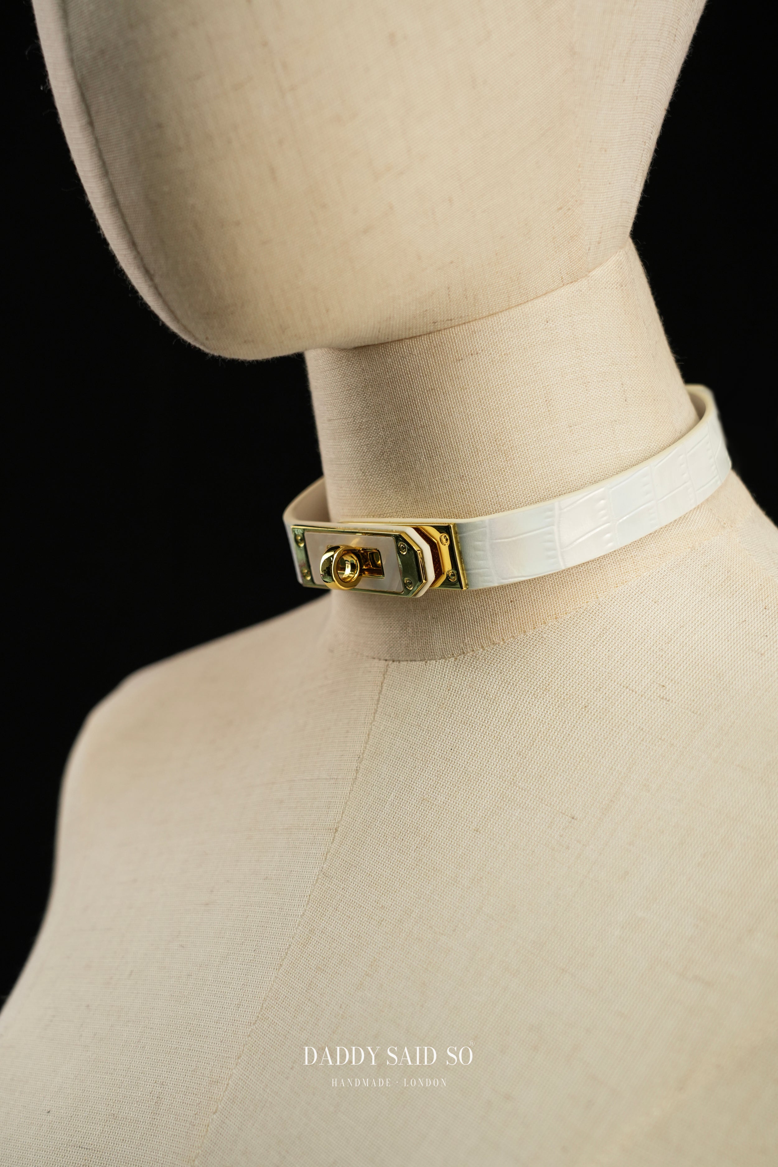 Nacre Croc Choker
