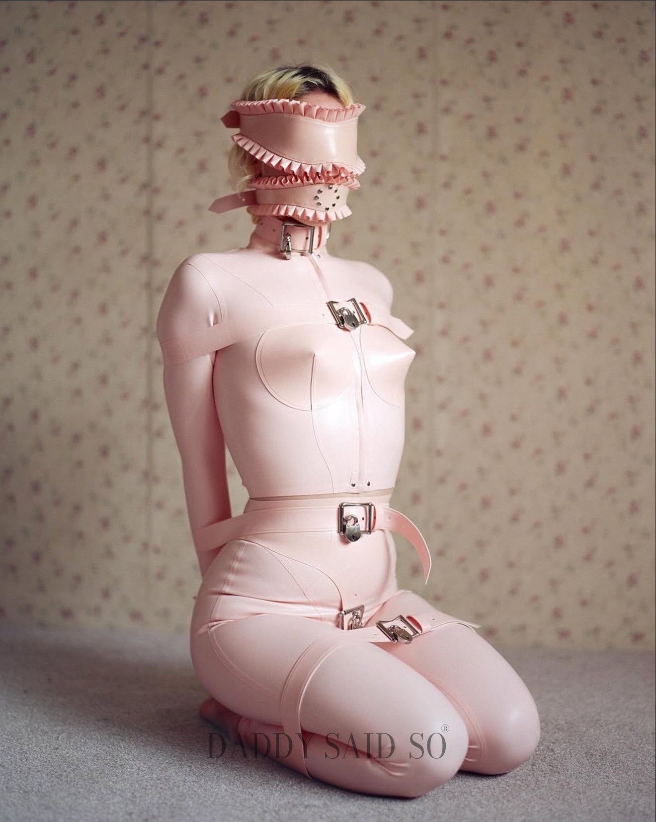 Rubber Ruffle Blindfold