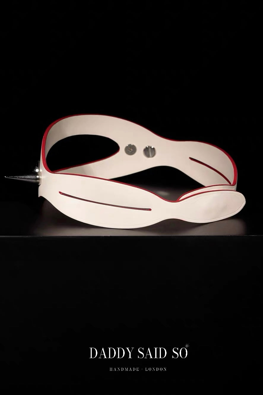 The Ivory Thorn Collar